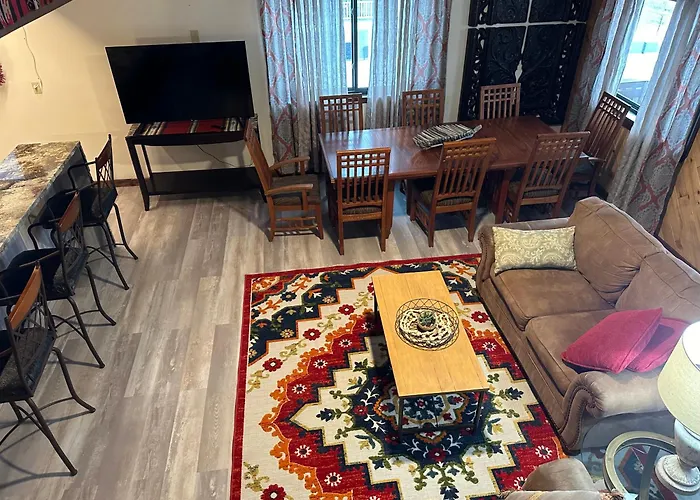 Red River Townhouse - Full Unit